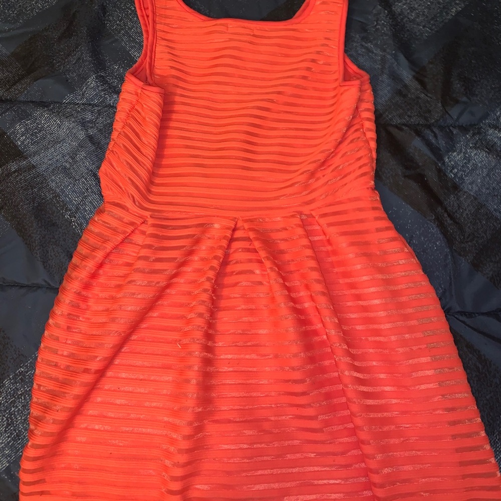Dress - Picture 2 of 4
